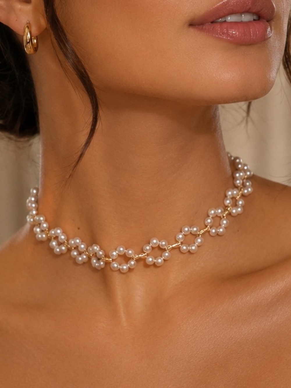 Pearl Gold Statement Necklace - Classic White